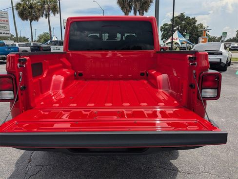 New 2025 Jeep Gladiator Sport image 12