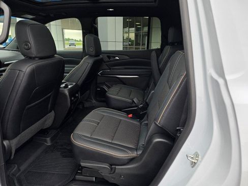 Used 2026 Chevrolet Traverse High Country w/ LPO, Floor Liner Package AWD/4WD image 10