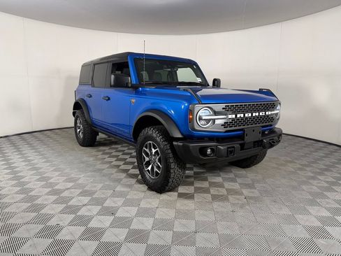Used 2025 Ford Bronco Badlands AWD/4WD image 3