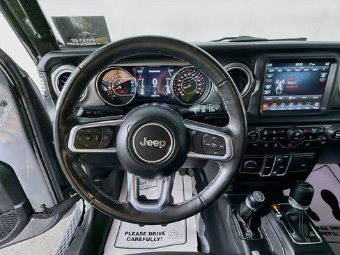 Used 2022 Jeep Wrangler Unlimited Sahara w/ Cold Weather Group AWD/4WD image 11