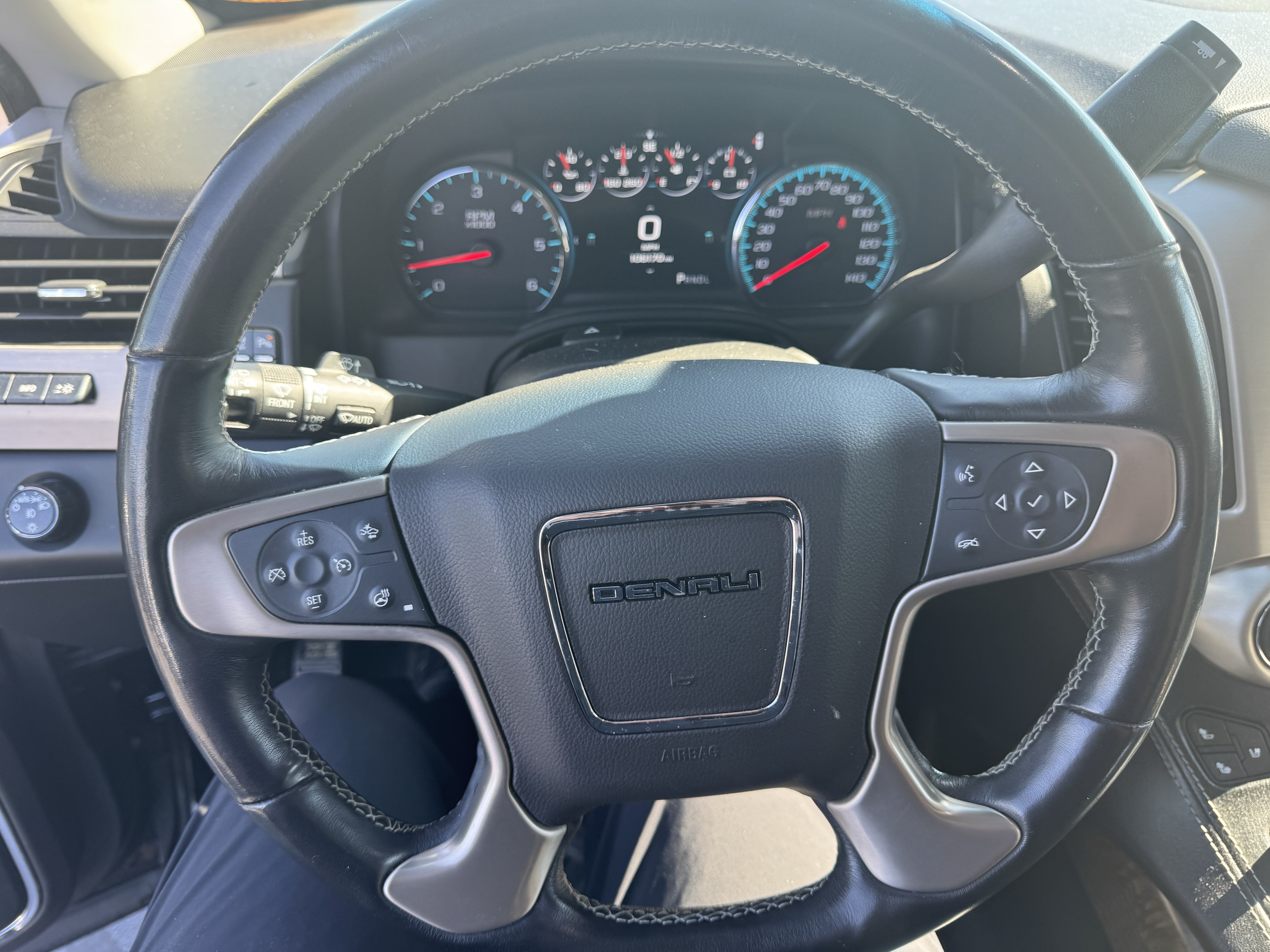 Used 2019 GMC Yukon XL Denali w/ Denali Ultimate Package RWD image 18