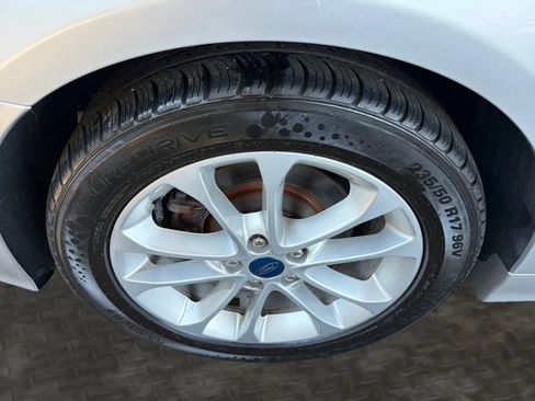 Used 2019 Ford Fusion SE FWD image 38