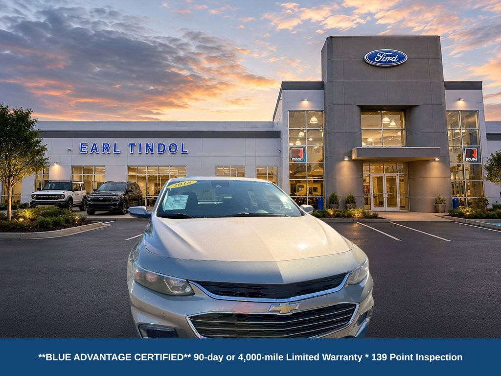 Used 2018 Chevrolet Malibu Premier w/ Premier Sun and Wheel Package FWD image 2