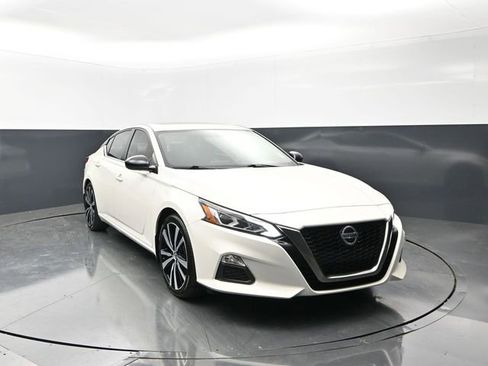 Used 2019 Nissan Altima 2.5 SR w/ SR Premium Package FWD image 5