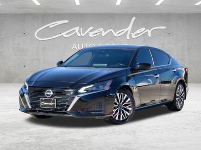 Used 2023 Nissan Altima 2.5 SV w/ SV Premium Package