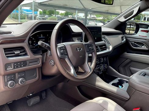 Used 2023 Chevrolet Tahoe Z71 w/ Luxury Package image 31