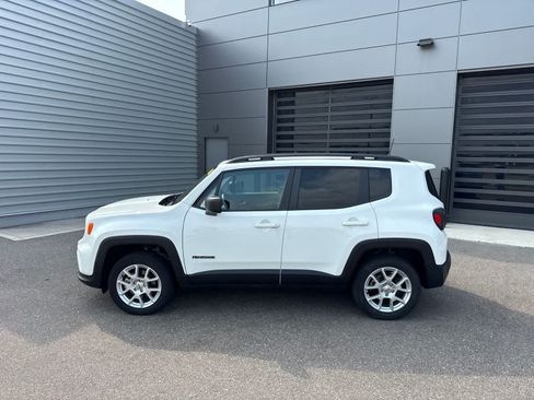 Used 2022 Jeep Renegade Sport w/ Sport Appearance Group AWD/4WD image 2