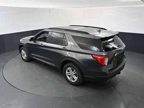 Used 2020 Ford Explorer XLT w/ Equipment Group 202A AWD/4WD image 31