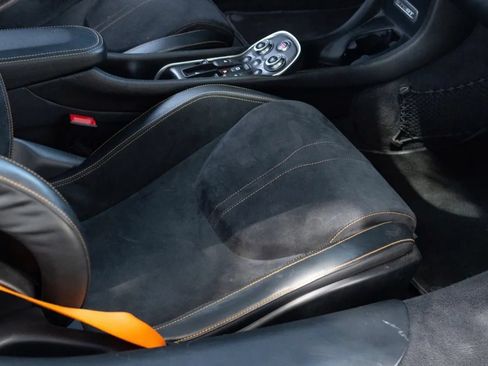 Used 2018 McLaren 570S RWD image 25