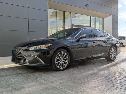 Used 2020 Lexus ES 300h w/ Premium Package image 1