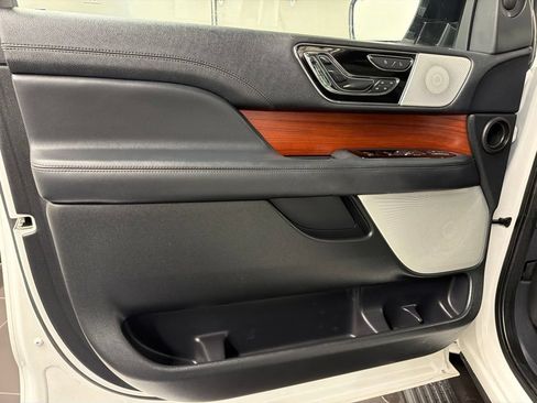 Used 2022 Lincoln Navigator Reserve w/ Equipment Group 201A AWD/4WD image 28