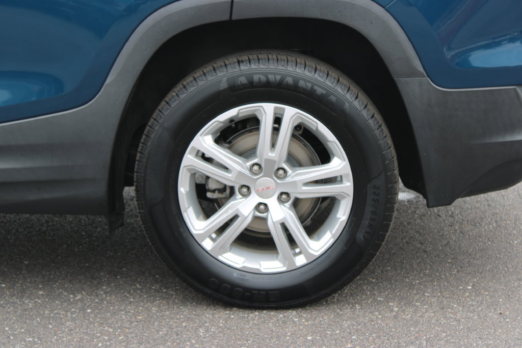 Used 2020 GMC Terrain SLE w/ Driver Convenience Package FWD image 14
