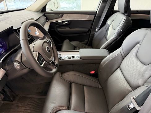 New 2026 Volvo XC90 T8 Ultra w/ Protection Package Premier image 13