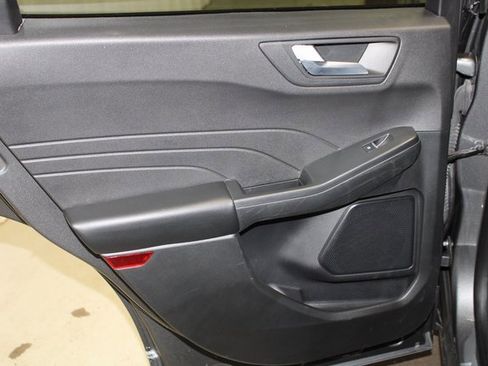 Used 2025 Ford Escape ST-Line image 16