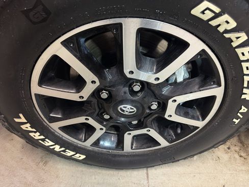 Used 2014 Toyota Tundra SR5 image 31