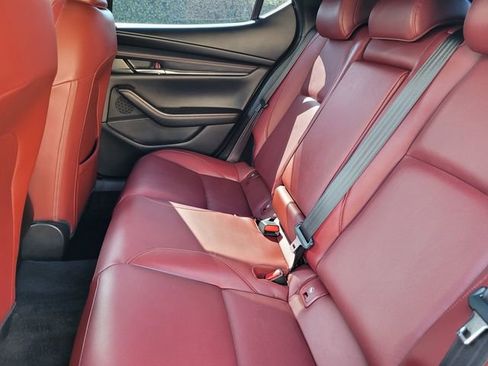 Used 2022 MAZDA MAZDA3 s image 8