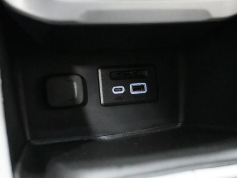 Used 2023 GMC Acadia SLT AWD/4WD image 28