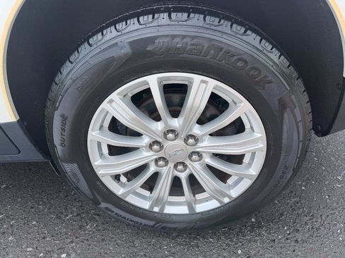 Used 2017 Cadillac XT5 FWD image 15