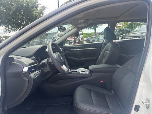 New 2026 Nissan Altima 2.5 SR w/ SR Premium Package FWD image 10