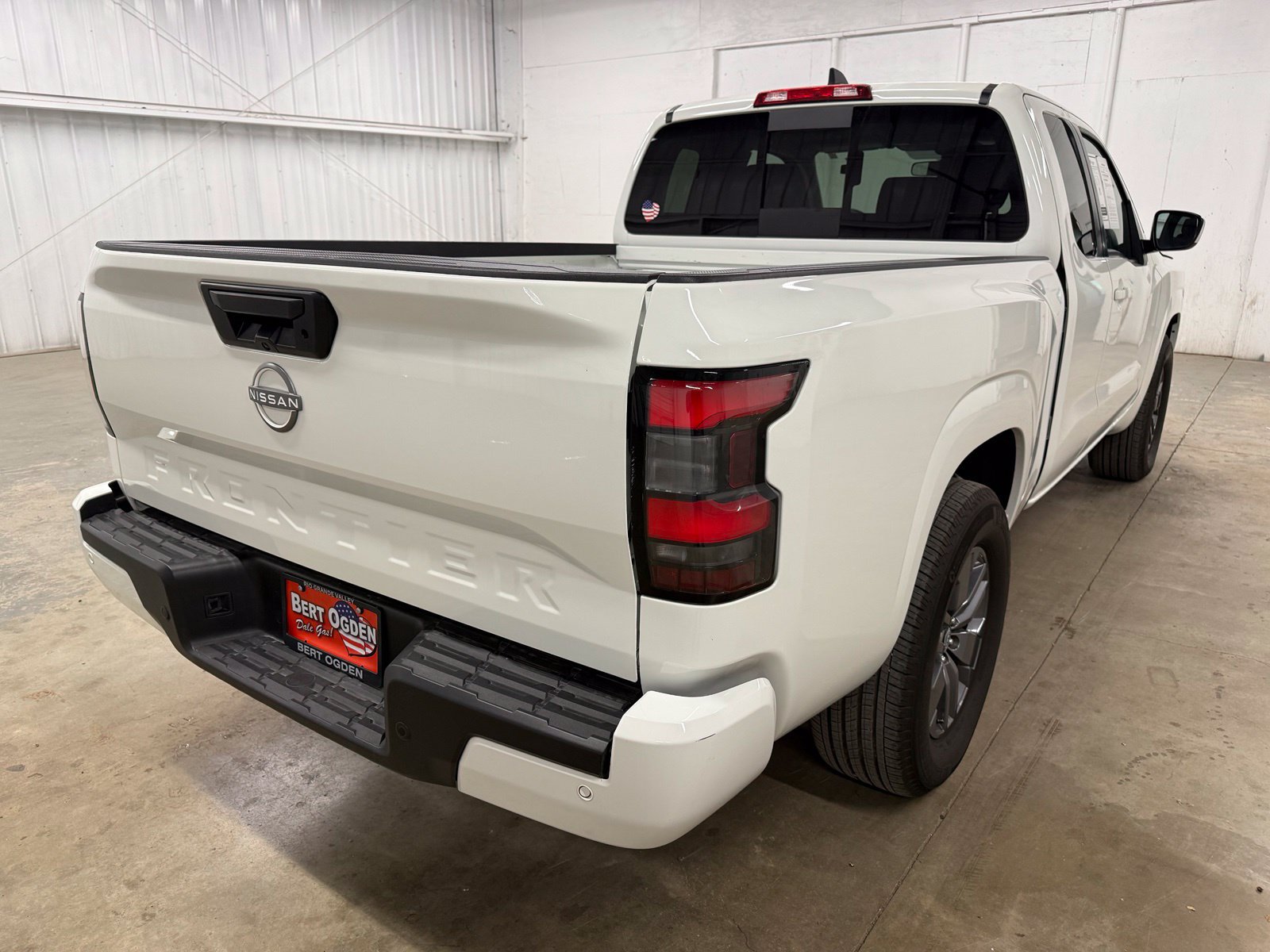 Used 2025 Nissan Frontier SV RWD image 6