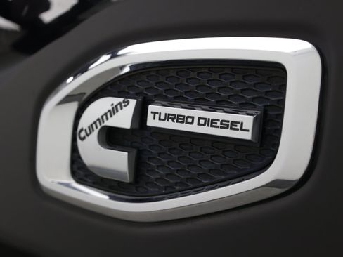 Used 2016 Nissan Titan SL RWD image 45