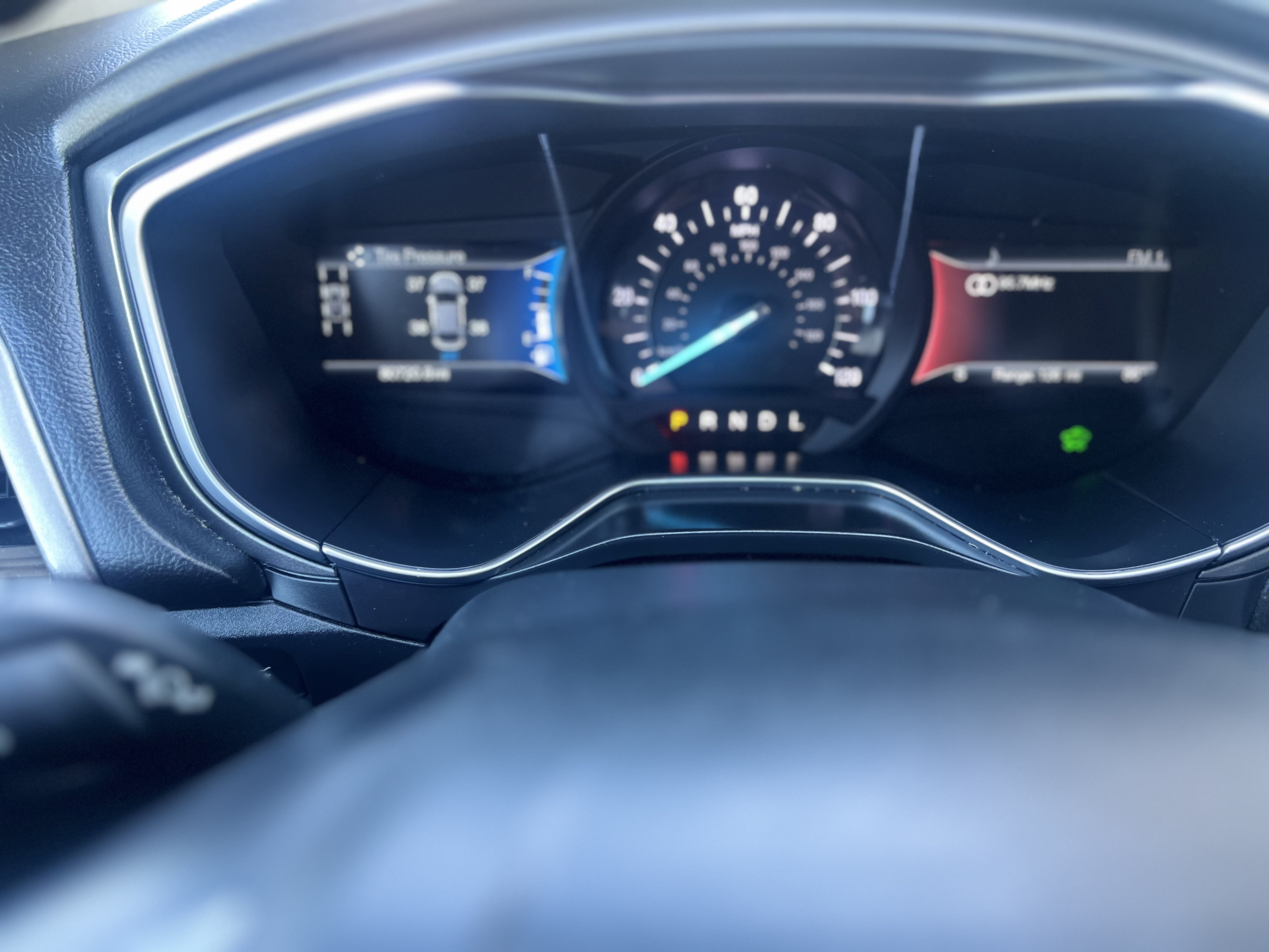 Used 2018 Ford Fusion SE w/ Equipment Group 602A FWD image 10