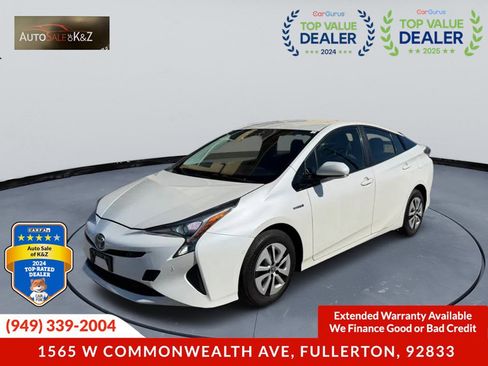 Used 2017 Toyota Prius Three image 1