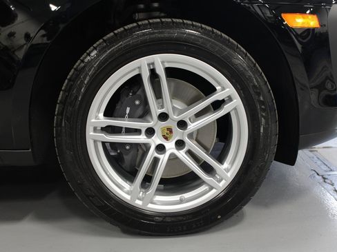 New 2026 Porsche Macan image 14