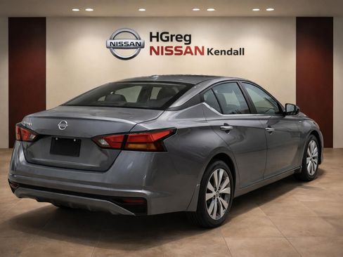 Certified 2024 Nissan Altima 2.5 S FWD image 2