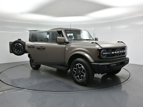 New 2026 Ford Bronco Outer Banks image 32