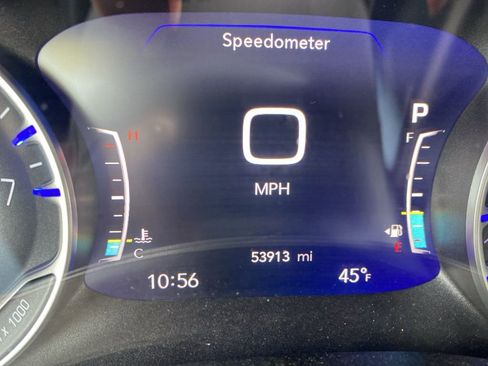 Used 2023 Chrysler Pacifica Touring-L FWD image 6