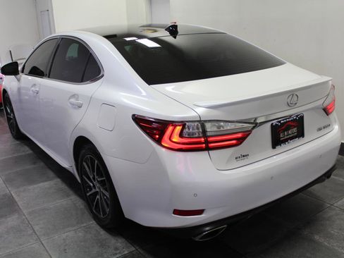 Used 2016 Lexus ES 350 FWD image 4