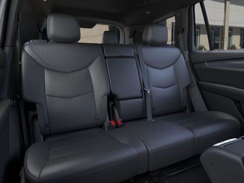 New 2025 Cadillac XT6 Luxury image 17