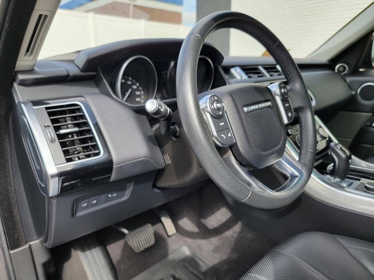 Used 2017 Land Rover Range Rover Sport HSE AWD/4WD image 16