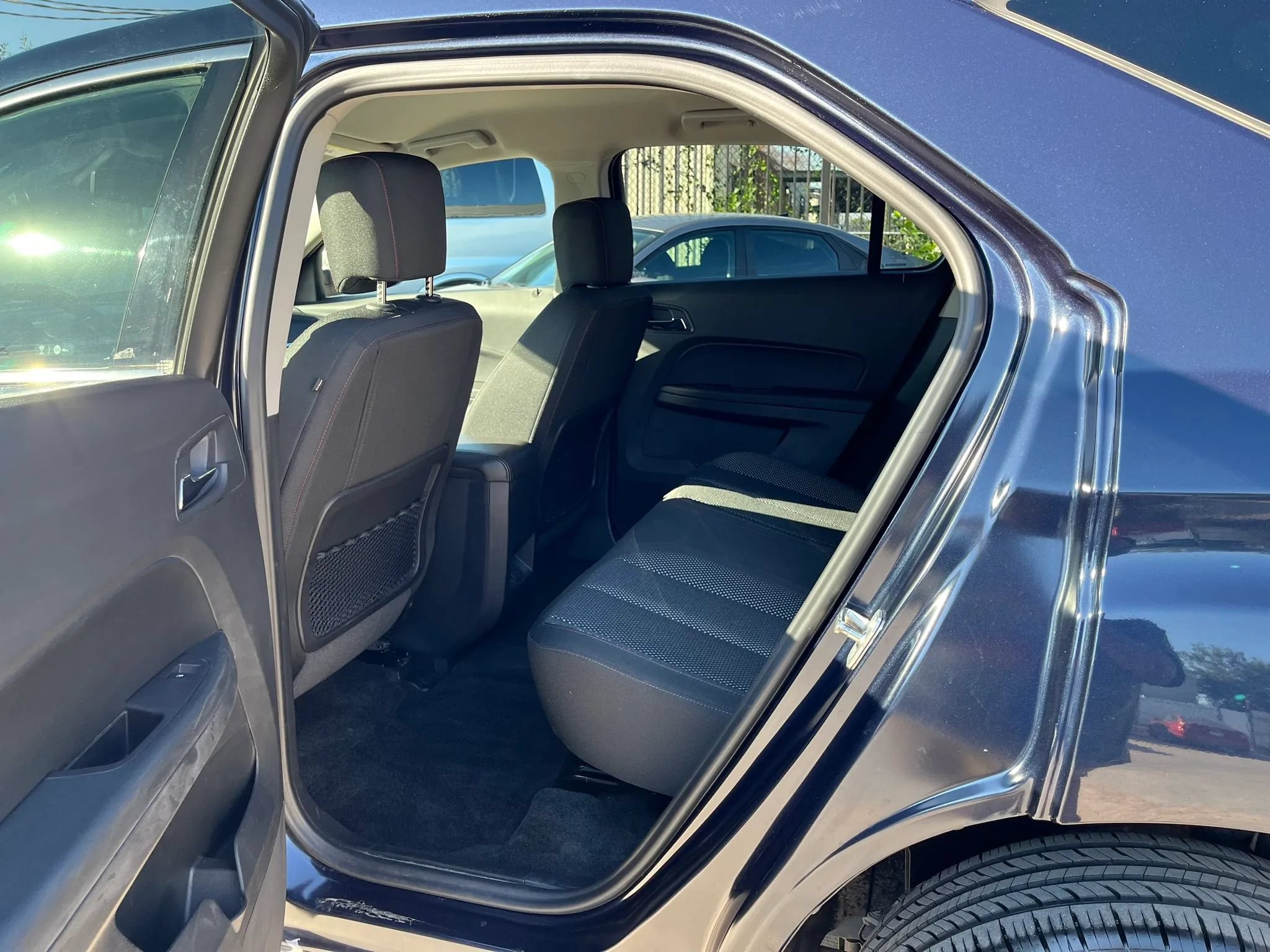 Used 2017 Chevrolet Equinox LS AWD/4WD image 31