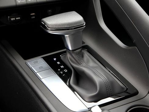 Used 2024 Hyundai Elantra SEL image 20