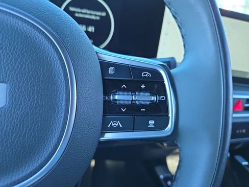 Used 2025 Kia Sorento SX Prestige w/ Sage Leather Package image 21