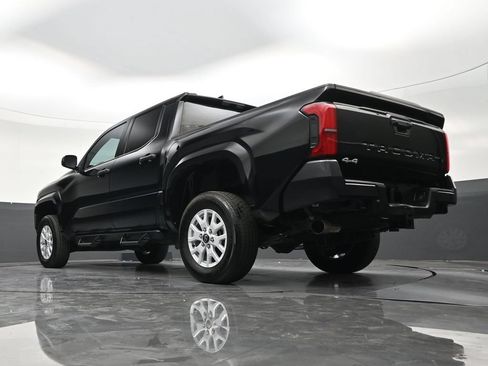Used 2025 Toyota Tacoma SR AWD/4WD image 22