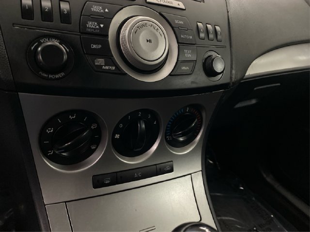 Used 2010 MAZDA MAZDA3 i Touring FWD image 29