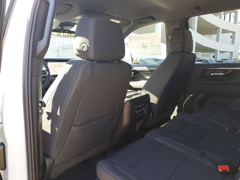 New 2026 Chevrolet Suburban LS image 14