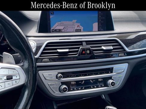 Used 2021 BMW 750i xDrive w/ M Sport Package AWD/4WD image 6