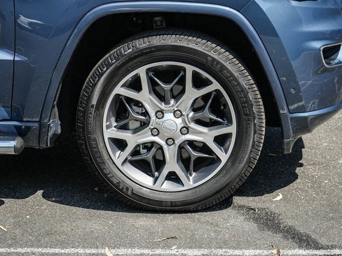 Used 2020 Jeep Grand Cherokee Overland RWD image 11