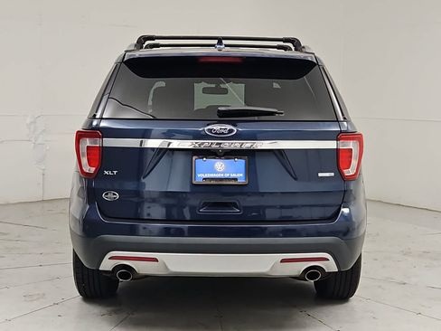 Used 2017 Ford Explorer XLT w/ Equipment Group 202A AWD/4WD image 5