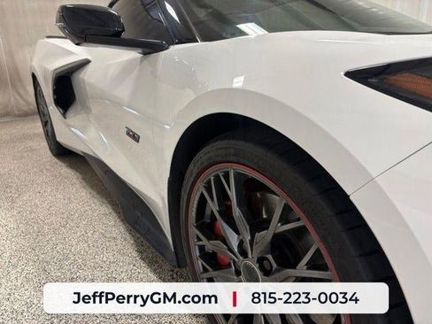Used 2023 Chevrolet Corvette Stingray Premium Conv w/ Z51 Performance Package RWD image 8