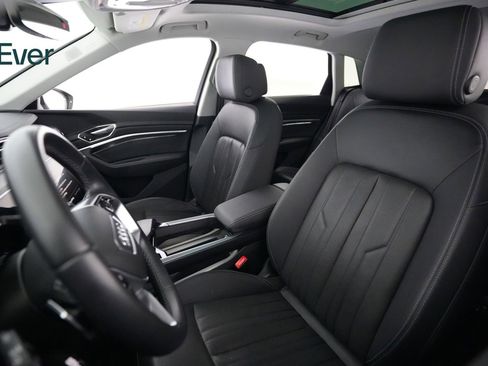 Used 2023 Audi e-tron Premium Plus w/ Premium Plus Package AWD/4WD image 4