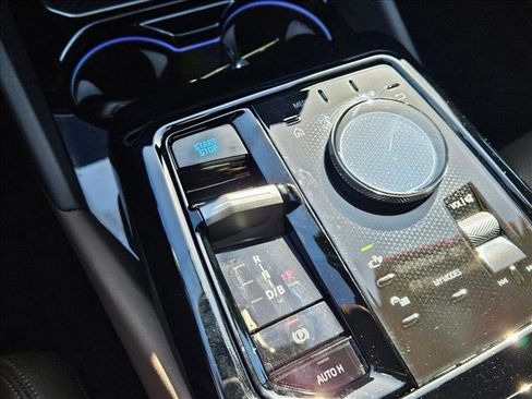 Used 2026 BMW i5 eDrive40 w/ Premium Package image 14