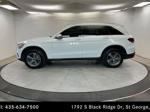 Certified 2022 Mercedes-Benz GLC 300 image 2