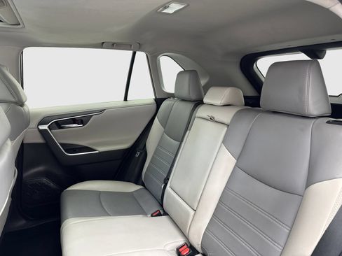 Used 2020 Toyota RAV4 Limited FWD image 36