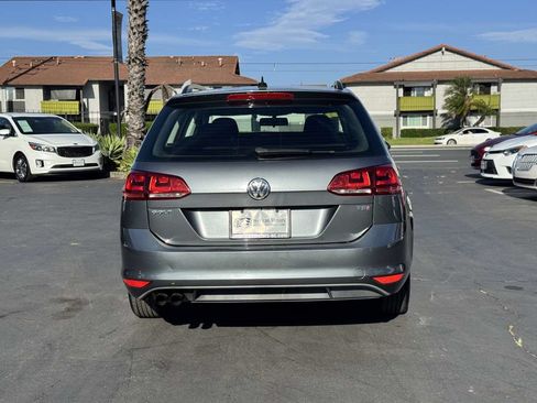 Used 2016 Volkswagen Golf S FWD image 3