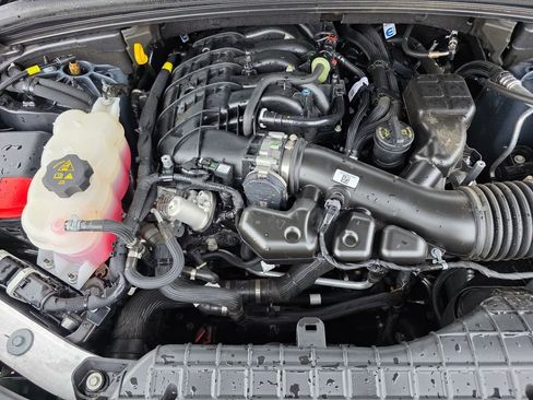 Used 2024 Jeep Grand Cherokee L Overland w/ Advanced Protech Group III image 10